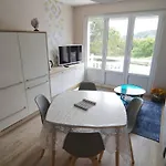 Le Galet Bleu Apartment *